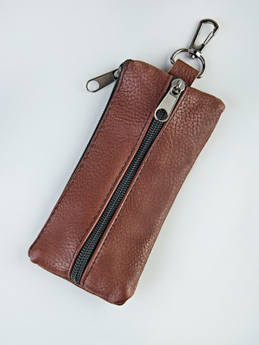 YA Ключница 2 кармана на молнии M-006